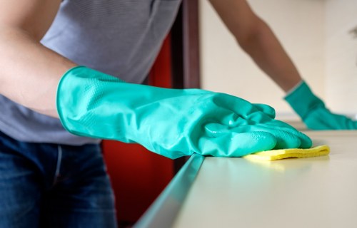Sorting recyclable materials for carpet cleaning waste recovery